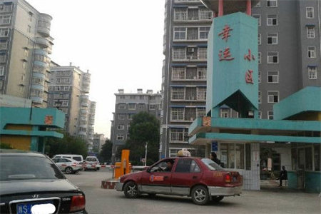 交通小区103m2套三简装修52万急售